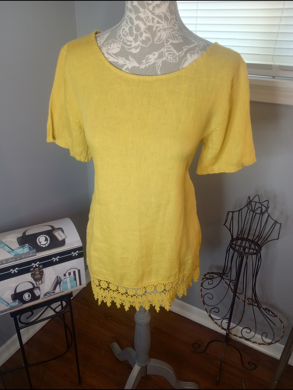 Terzo Millennio Yellow Lace-Hem Women’s Top Made In Italy